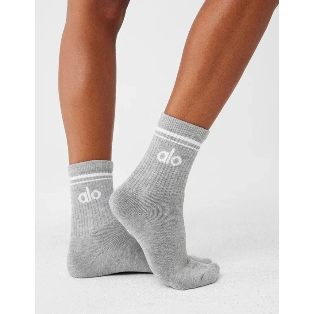 Alo Yoga Unisex Half-Crew Throwback Socks Wintar Frost Size Large NWT $34